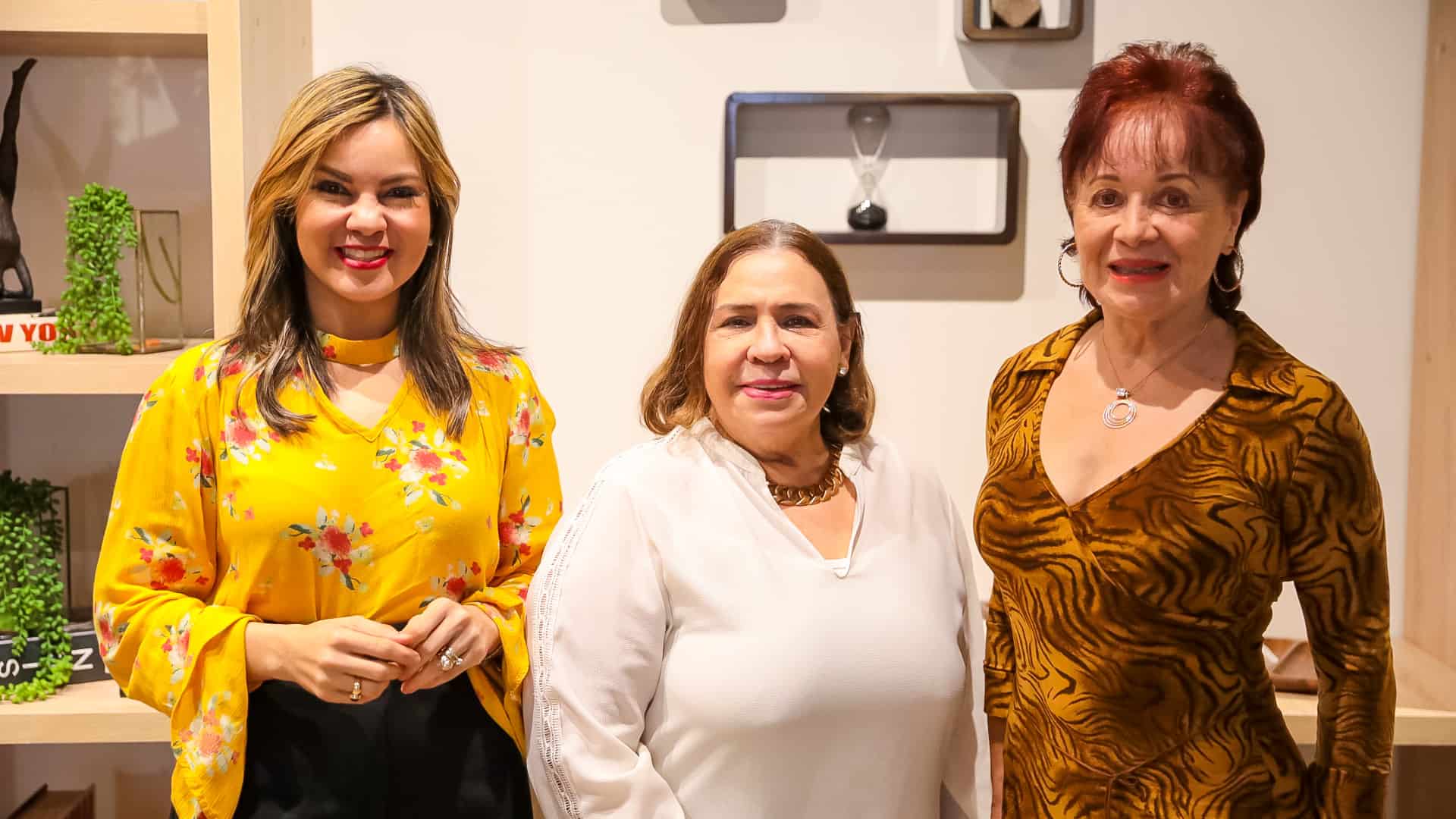 Elizabeth Fondeur, Mirna Pimentel y Nelly Mota.