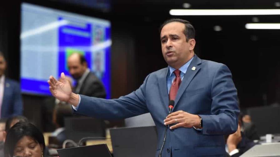 Diputados envían a comisión proyecto de ley para trasladar restos de Pedro Santana a El Seibo Diputados envían a comisión proyecto de ley para trasladar restos de Pedro Santana a El Seibo