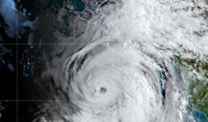 Huracán Kay podría tocar tierra este jueves en Baja California