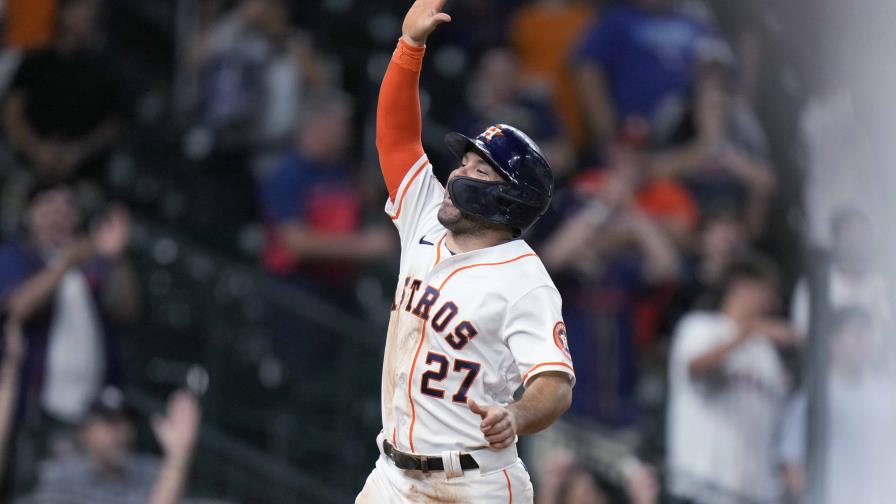 VIDEO | Altuve anota con wild pitch en la 10ma; Astros se imponen