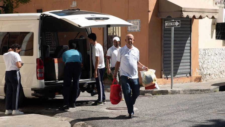 Familias afectadas por incendio en la Ciudad Colonial reciben ayuda