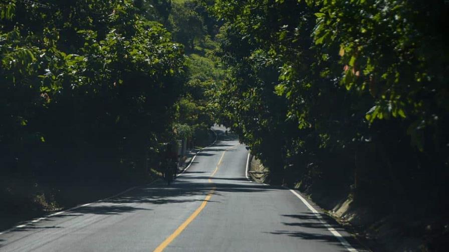 Presidente Abinader inaugura carretera y un puente en Puerto Plata