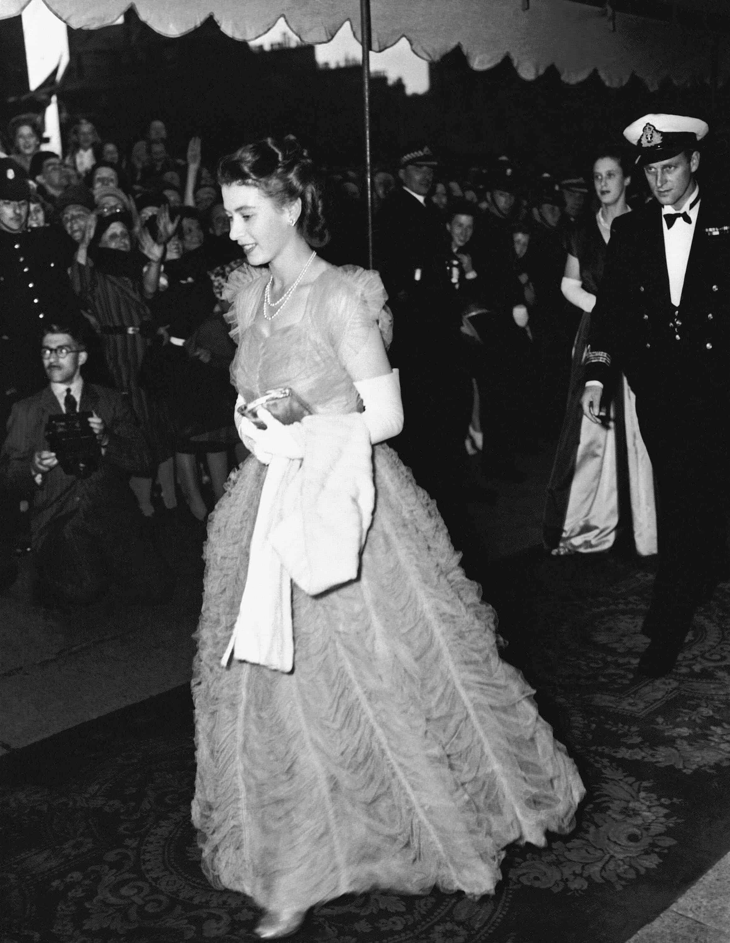 Isabel y su esposo, el príncipe Felipe, disfrutaron de una relación estable durante más de 70 años, una unión que duró mucho más que los matrimonios de tres de sus cuatro hijos: Carlos, Ana y Andrés. Él ha sido simplemente mi fuerza y  apoyo todos estos años, dijo la reina sobre Felipe en su 50 aniversario.