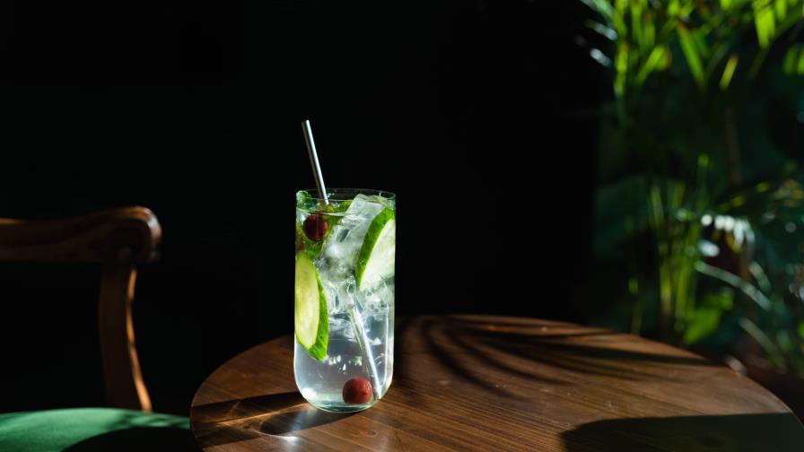 Hierbas aromáticas ideales para usar en cócteles