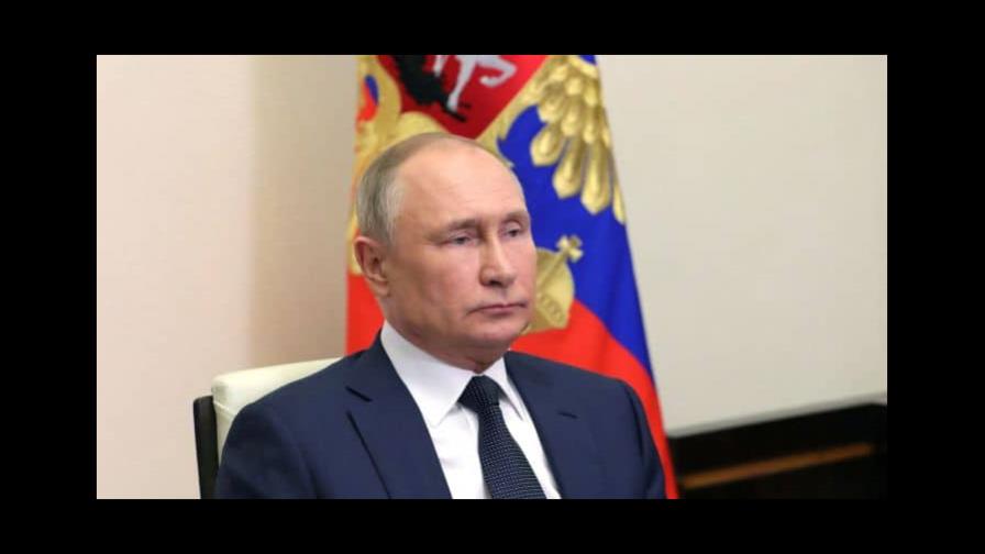 Cargos públicos rusos acusan a Putin de traición por intervención en Ucrania