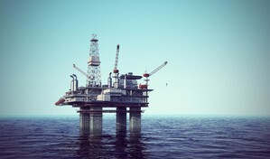 El petr&oacute;leo se dispara ante las nuevas hostilidades en el estrecho de Ormuz
