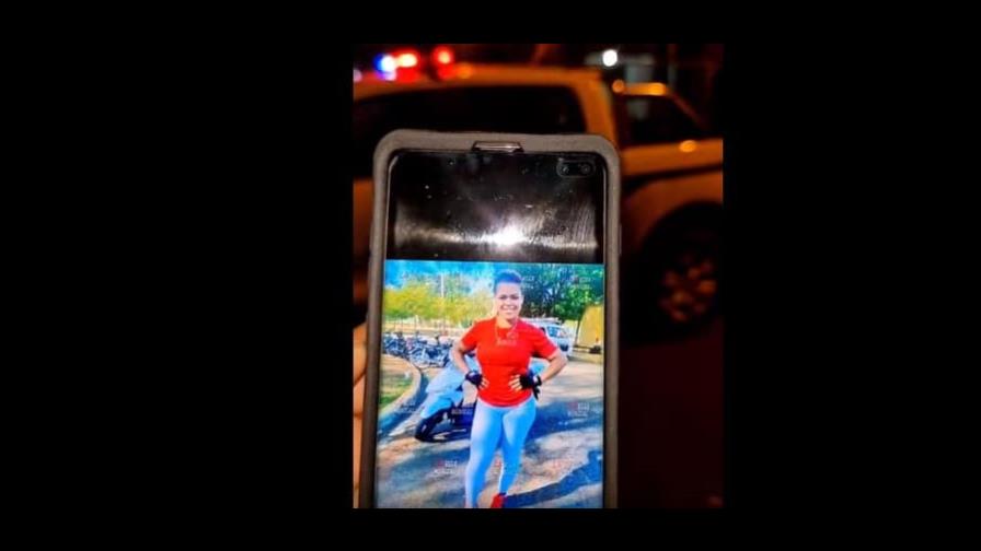 Mujer lanza olla de agua hirviendo a una vecina en La Vega Mujer lanza olla de agua hirviendo a una vecina en La Vega