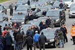 Cientos de taxistas de diferentes países piden en Bruselas poner coto a Uber Cientos de taxistas de diferentes países piden en Bruselas poner coto a Uber