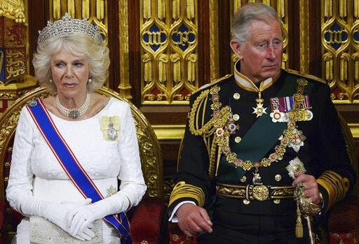Camila se convierte en reina, aunque sin poderes de monarca