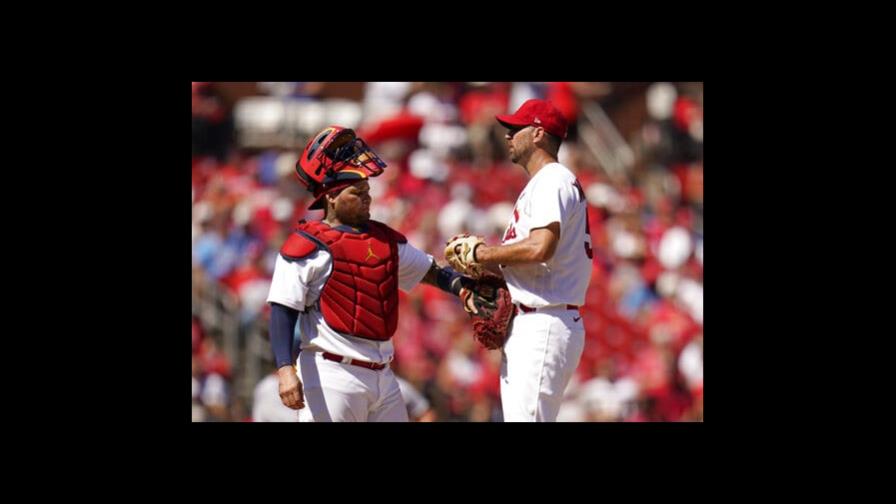 Wainwright y Molina empatan récord, pero Cardenales caen