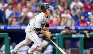 Marlins superan a  Filis con error de 2 bases de Hoskins