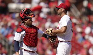 VIDEO | Wainwright y Molina empatan récord, pero Cardenales caen