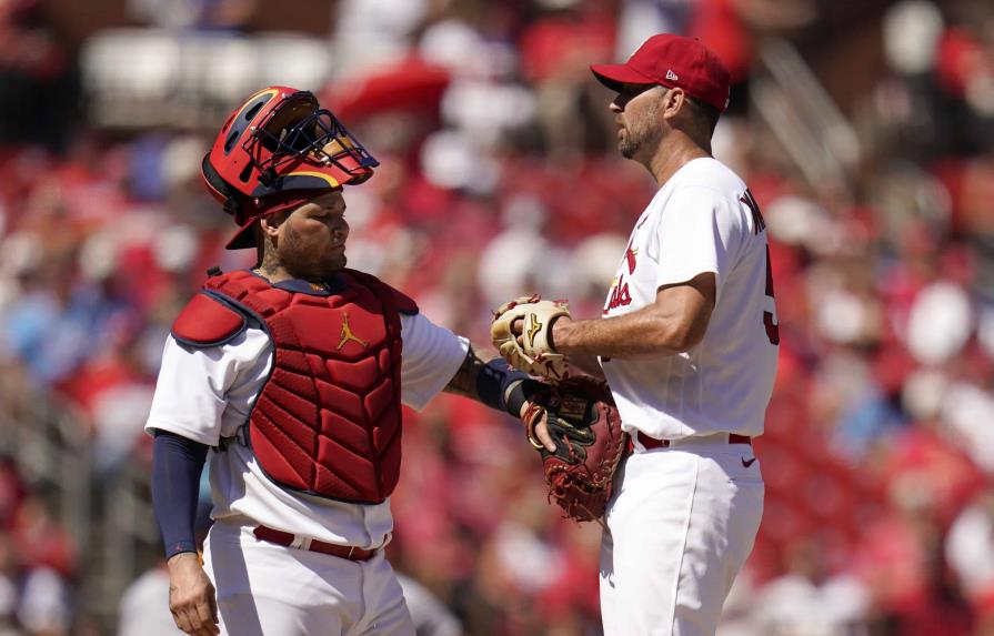VIDEO | Wainwright y Molina empatan récord, pero Cardenales caen