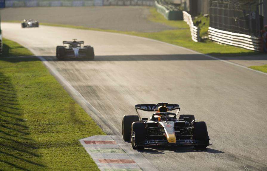 Verstappen y Sergio Pérez, penalizados en la parrilla de salida en Monza