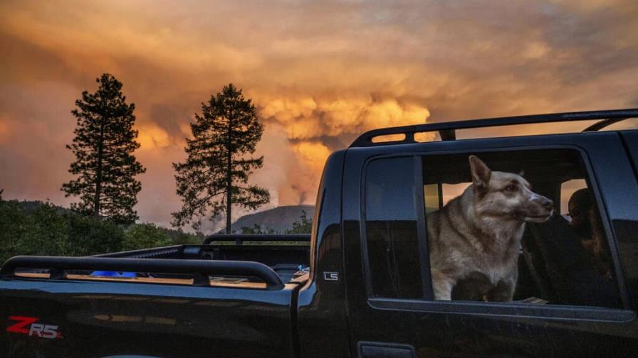 Tormenta complica lucha contra incendios en California
