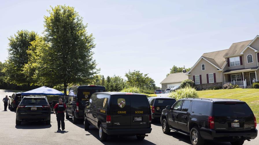Hallan dos adultos y tres niños muertos por disparos en un domicilio en Maryland
