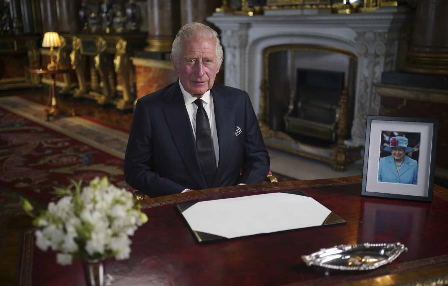 El rey Carlos III promete una vida de servicio