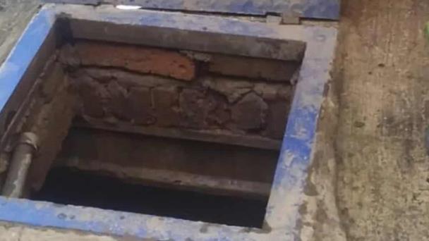 Niño de un año muere al caer en cisterna que está dentro de habitación 