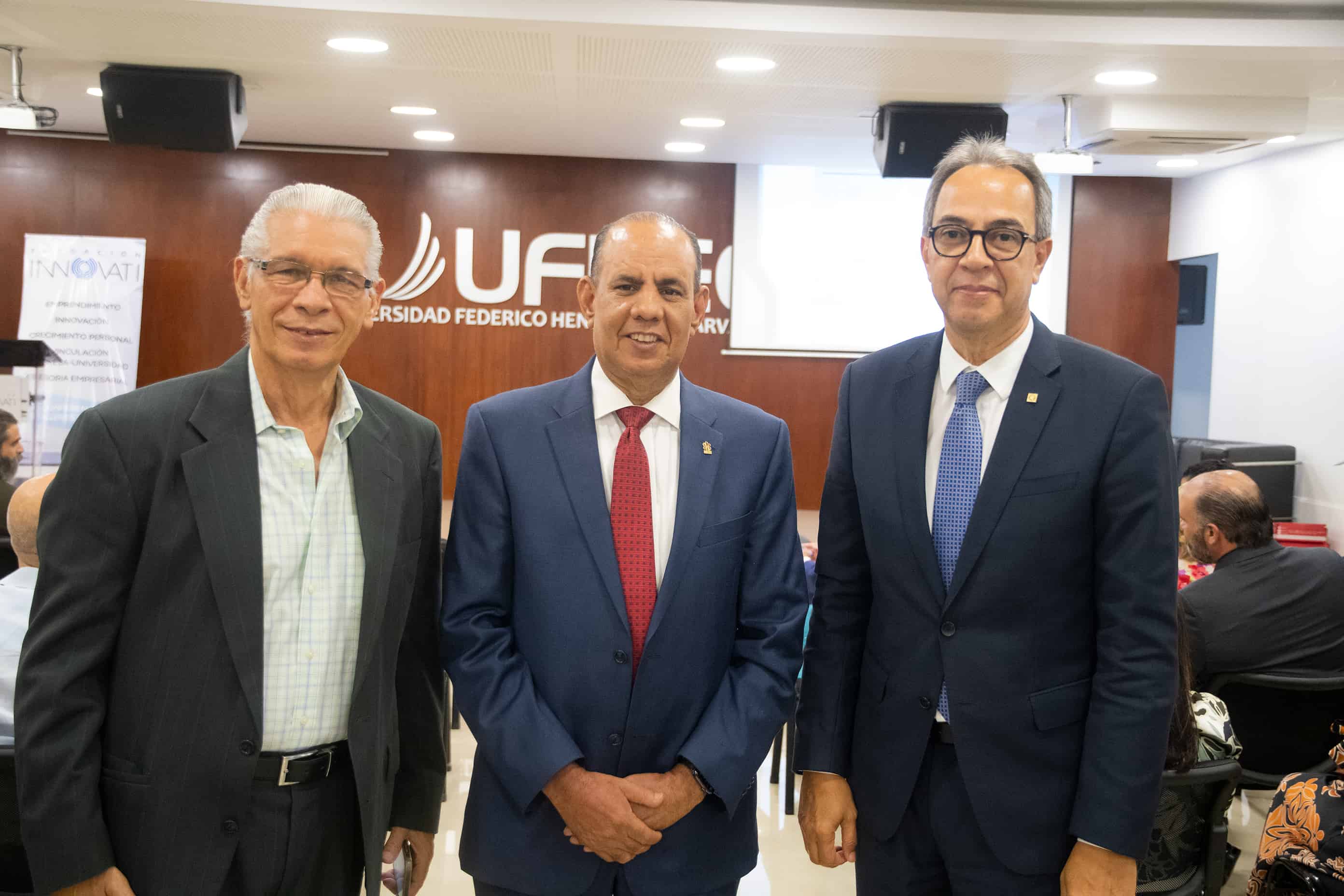 Alcides Díaz, Noel Ureña y José Mármol. 