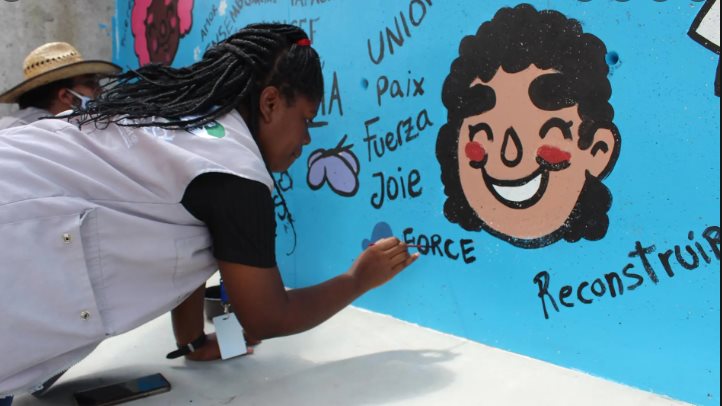 Plasman travesía migrante en murales apoyados por ONG al sur de México