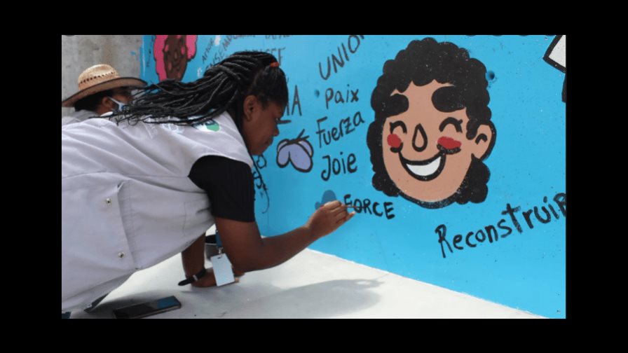 Plasman travesía migrante en murales apoyados por ONG al sur de México