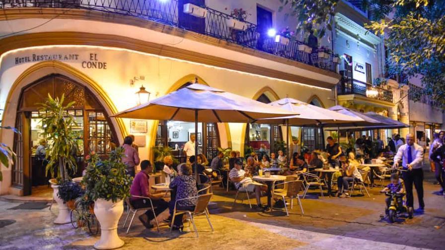 Realizan censo de negocios y encuestas a residentes y visitantes de la Ciudad Colonial