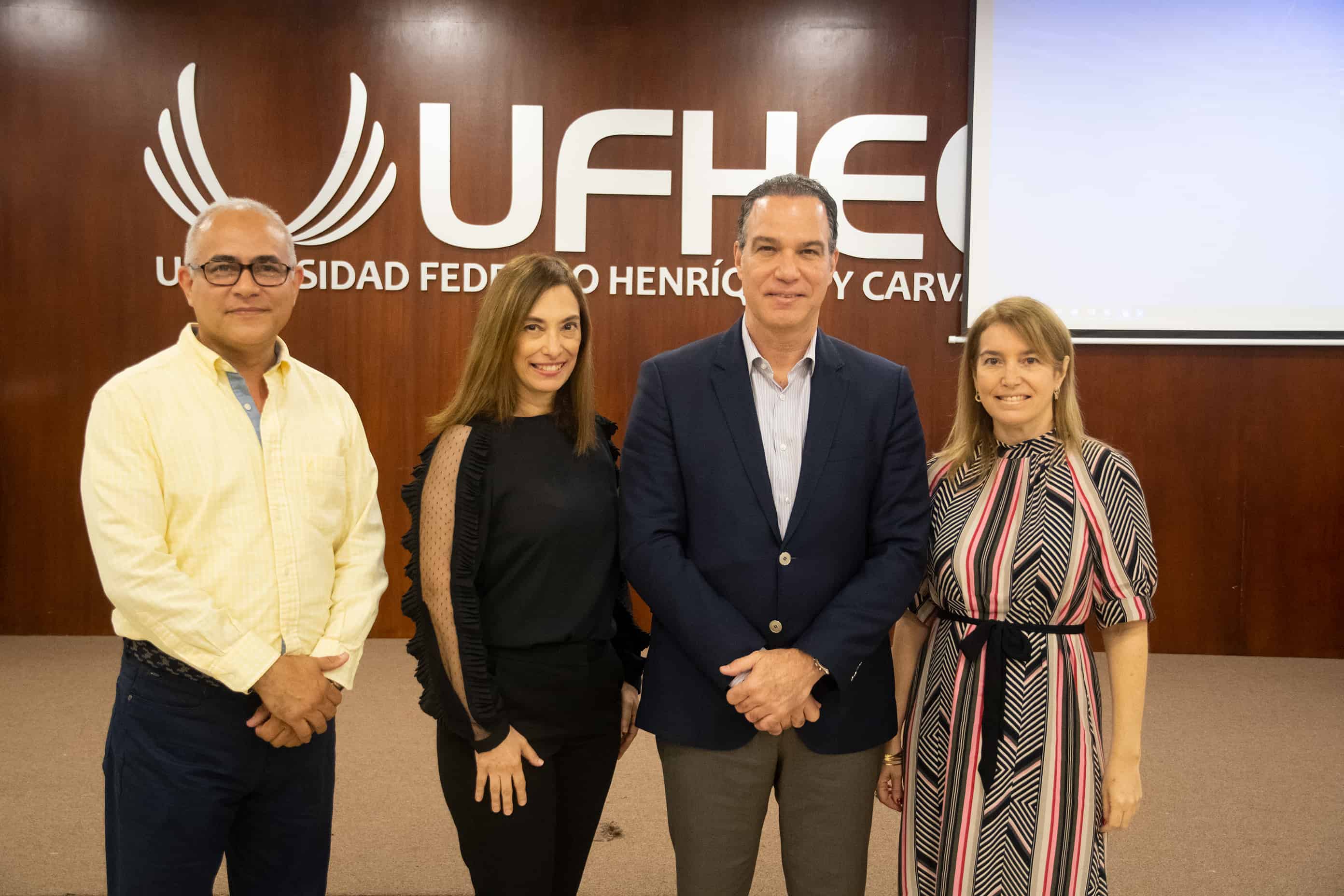 Julio Fernández, Virginia de Moya, Ney Díaz y Rosalía de Moya.