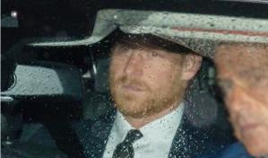 El príncipe Harry, último miembro de la Familia Real en llegar al castillo Aberdeenshir