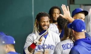 Bichette dispara quinto jonrón en cuatro juegos; Azulejos se imponen