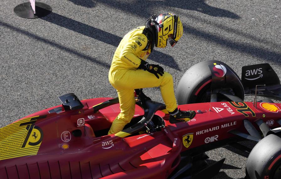 Leclerc logra la pole en Monza para alegría de los aficionados de Ferrari