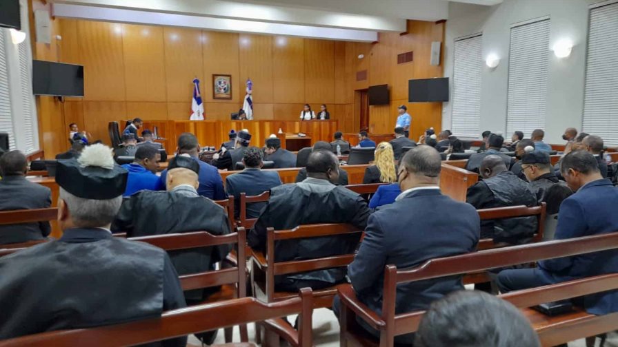 Tribunal permitirá que Adán Cáceres y la pastora Rossy Guzmán usen computadoras por 15 días