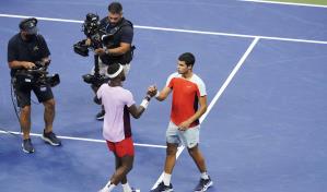 Alcaraz supera a Tiafoe en 5 sets, va a la final del US Open