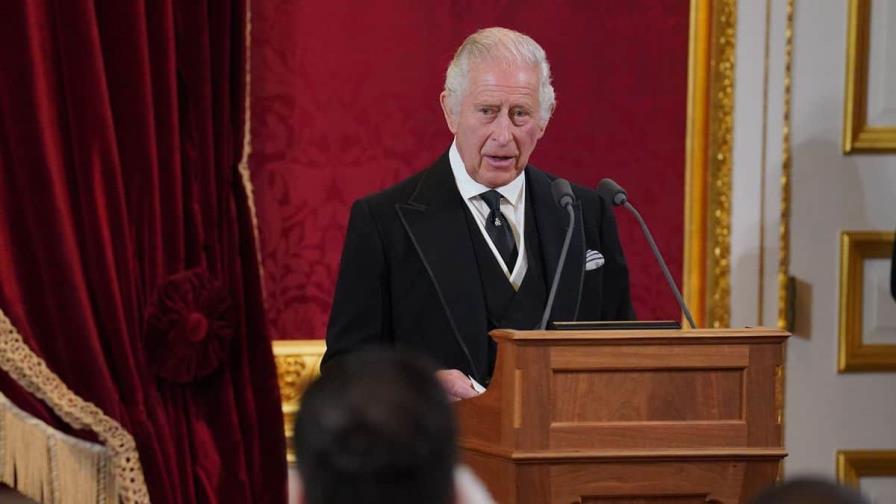 Carlos III es proclamado oficialmente nuevo rey en sucesión de Isabel II