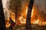 Clima más frío ayuda en combate a incendio en California