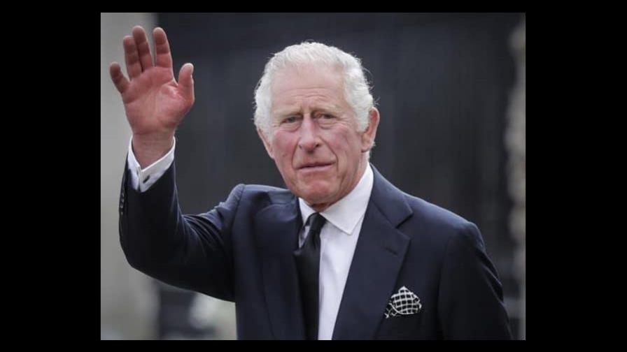 Carlos III es proclamado rey en Edimburgo a la espera del ataúd de Isabel II