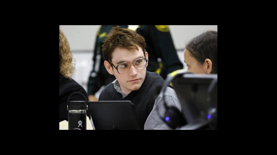 Se reanuda juicio de Nikolas Cruz por matanza en escuela en Florida