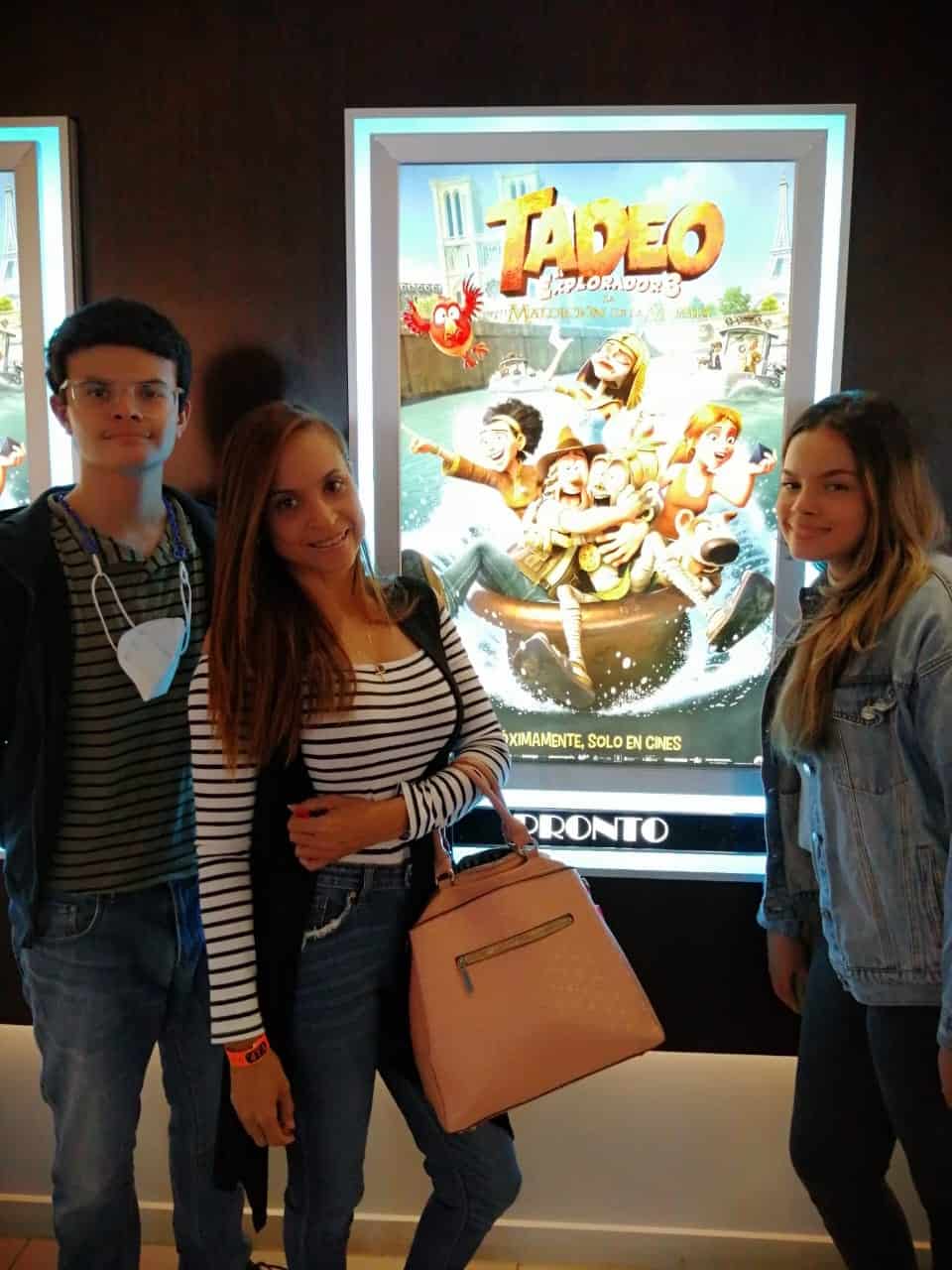Emmanuel, Dayana y Nicole Gassete.