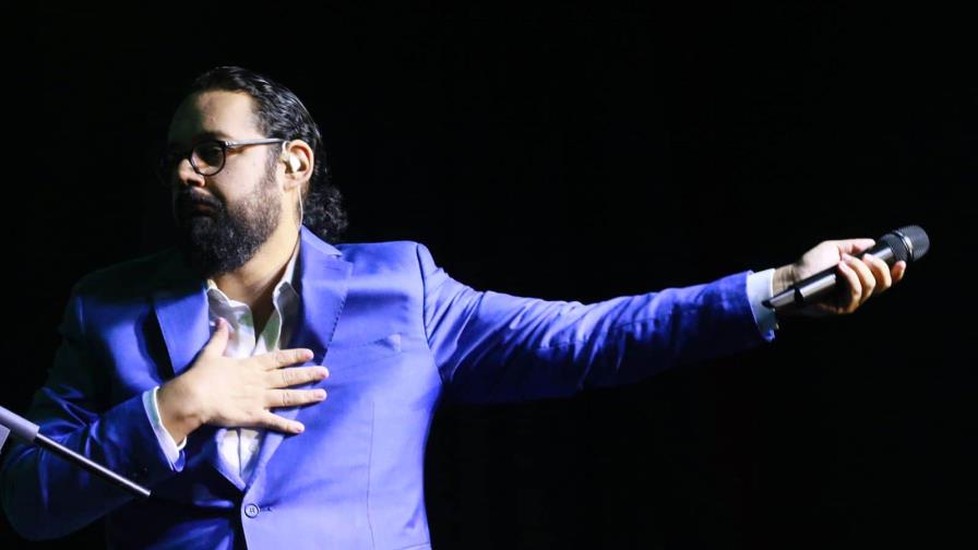 Manerra comienza su gira en Chao Café Teatro