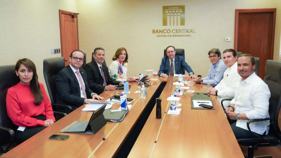 Banco Central repasa desempeño del turismo con Asonahores