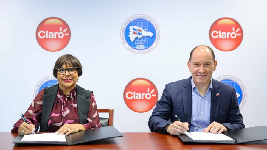 Claro y UDIEP firman convenio que impulsará la educación digital gratuita a través de PruébaT Claro y UDIEP firman convenio que impulsará la educación digital gratuita a través de PruébaT