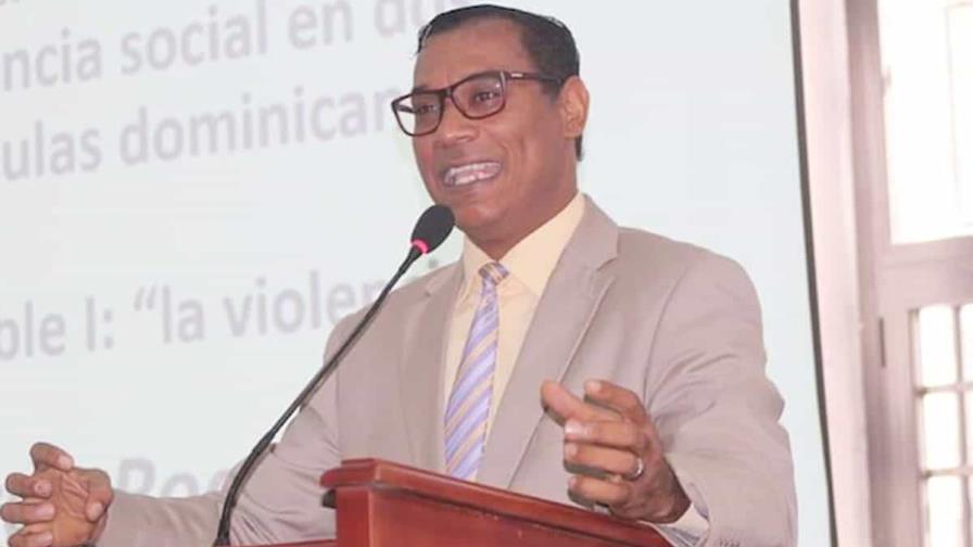 Decano Facultad de Humanidades UASD propone cambio de modelo en la alfabetización dominicana Decano Facultad de Humanidades UASD propone cambio de modelo en la alfabetización dominicana
