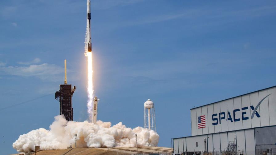 SpaceX dice que probablemente no necesitará 42,000 satélites para su servicio de Internet