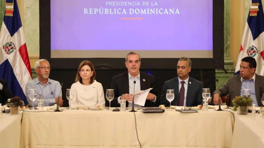 Abinader dijo que Gobierno heredó deuda de escuelas por más de RD$3,000 millones Abinader dijo que Gobierno heredó deuda de escuelas por más de RD$3,000 millones