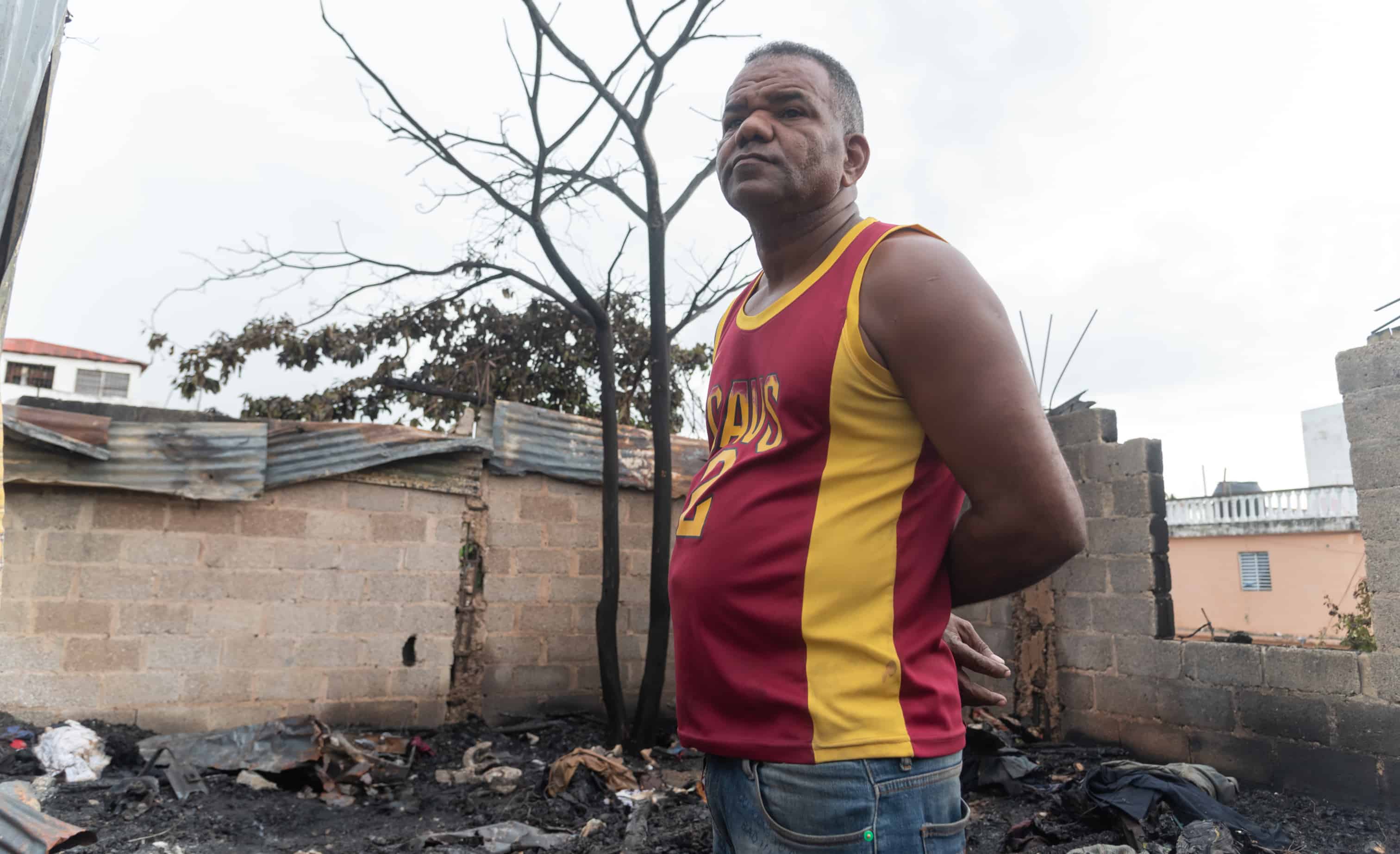 Comerciante pierde ropas de paca en incendio - Diario Libre