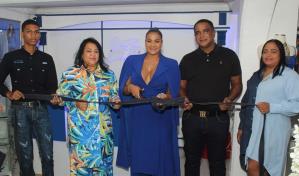 Inauguran nueva tienda enfocada en jeans, Une Blue Collection