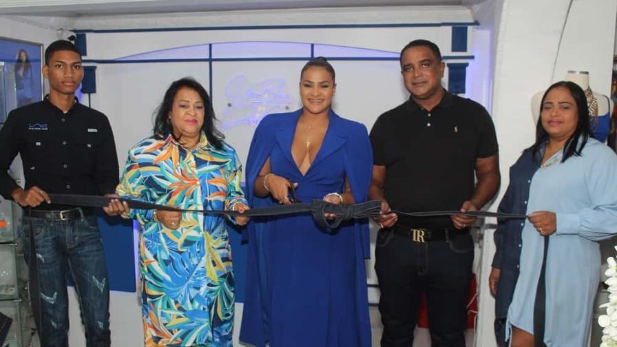 Inauguran nueva tienda enfocada en jeans, Une Blue Collection