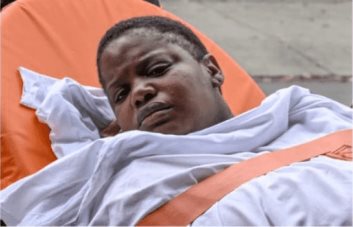 Madre que ahogó sus hijos en playa de NY enfrentaba desalojo, esquizofrenia y depresión posparto