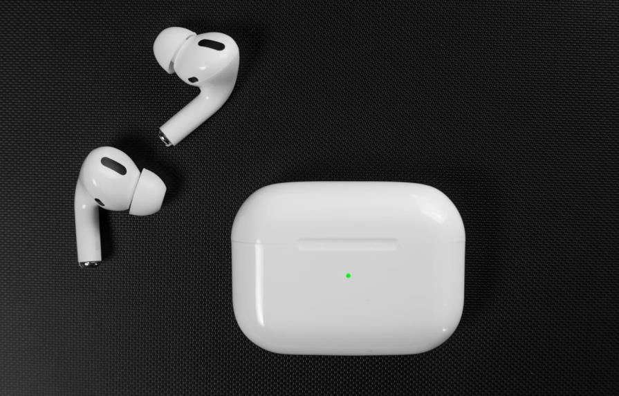 Apple confirma que iOS 16 detecta AirPods falsificados pero no bloquea su uso