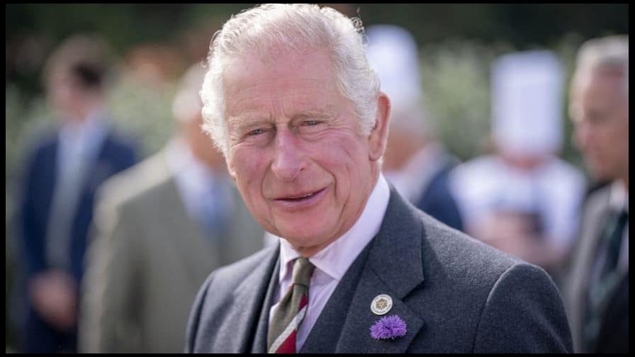 Carlos III inicia primera visita a Irlanda del Norte desde su proclamación