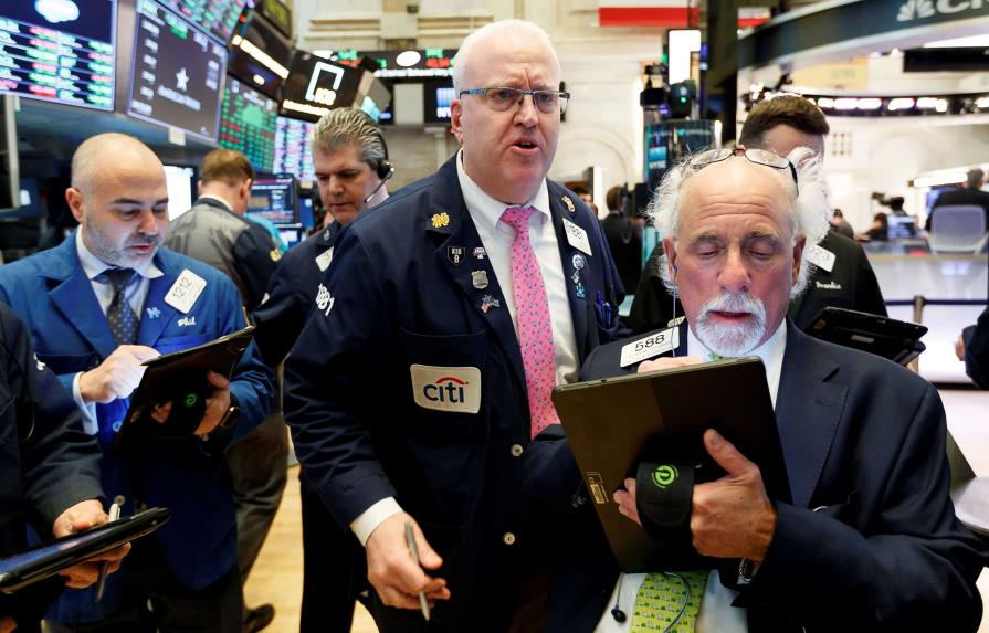 Wall Street tropieza con la inflación y el Dow Jones baja un 1.93 %